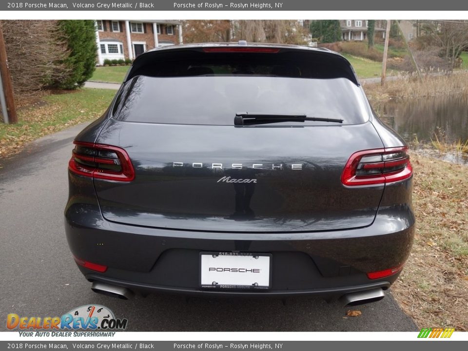 2018 Porsche Macan Volcano Grey Metallic / Black Photo #5