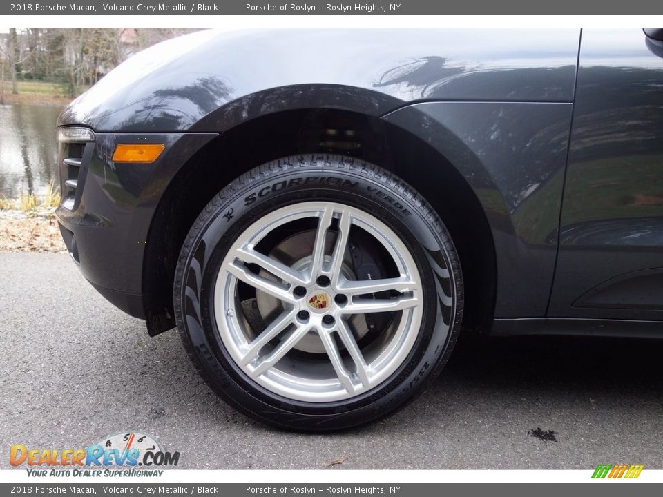 2018 Porsche Macan Volcano Grey Metallic / Black Photo #9