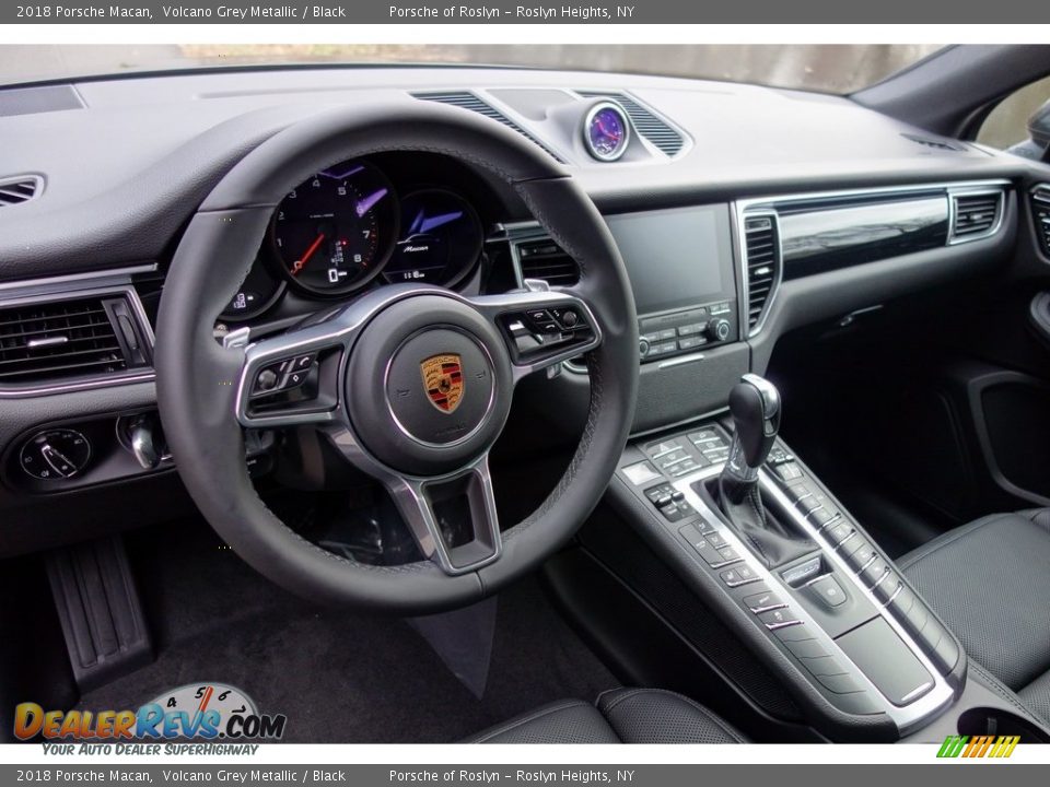 2018 Porsche Macan Volcano Grey Metallic / Black Photo #10