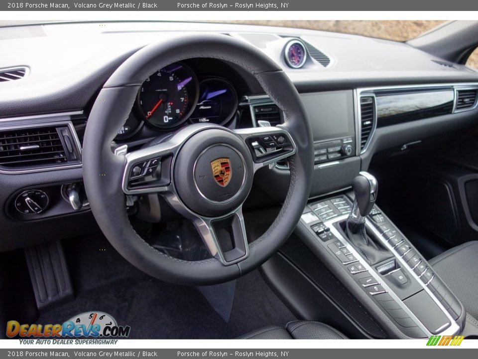 2018 Porsche Macan Volcano Grey Metallic / Black Photo #20