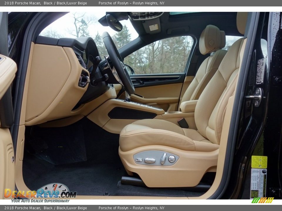 2018 Porsche Macan Black / Black/Luxor Beige Photo #12