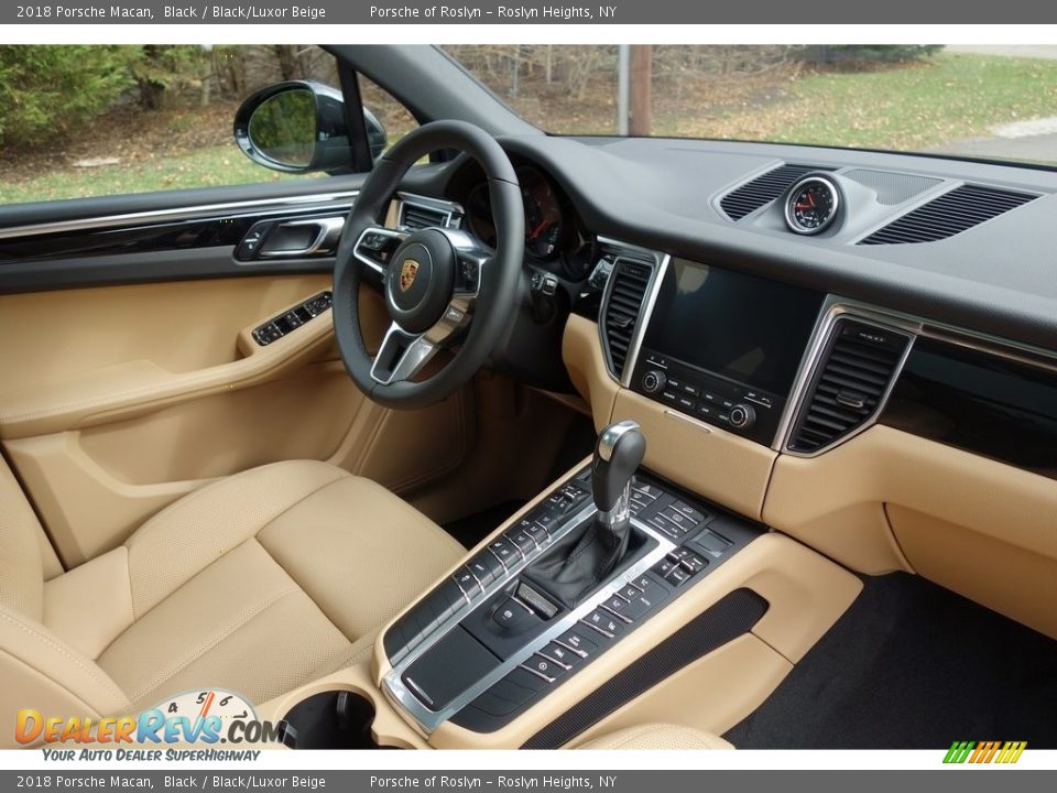 2018 Porsche Macan Black / Black/Luxor Beige Photo #17
