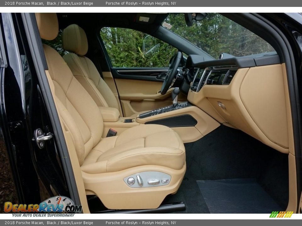 2018 Porsche Macan Black / Black/Luxor Beige Photo #18