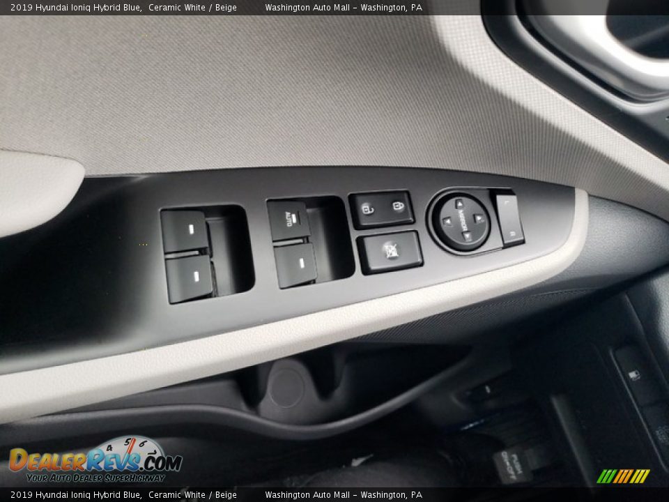 Controls of 2019 Hyundai Ioniq Hybrid Blue Photo #17