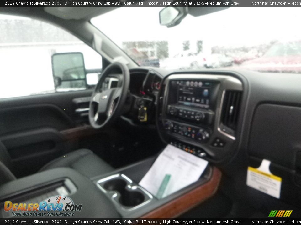 2019 Chevrolet Silverado 2500HD High Country Crew Cab 4WD Cajun Red Tintcoat / High Country Jet Black/­Medium Ash Gray Photo #9
