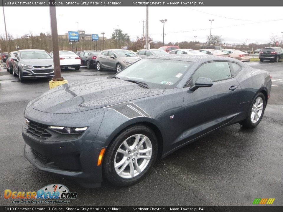 Front 3/4 View of 2019 Chevrolet Camaro LT Coupe Photo #1