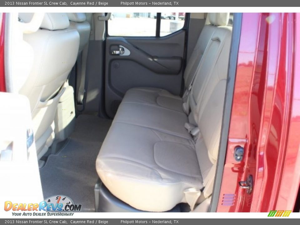 2013 Nissan Frontier SL Crew Cab Cayenne Red / Beige Photo #17