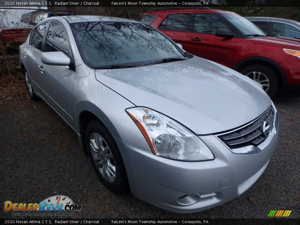 2010 Nissan Altima 2.5 S Radiant Silver / Charcoal Photo #3