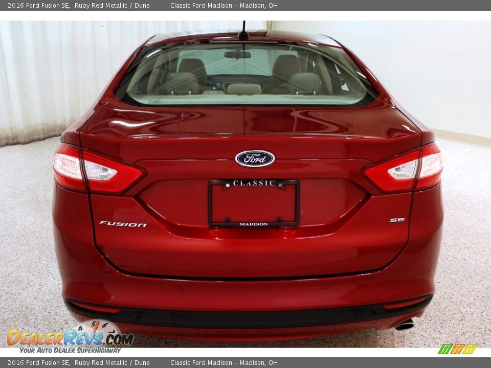 2016 Ford Fusion SE Ruby Red Metallic / Dune Photo #22