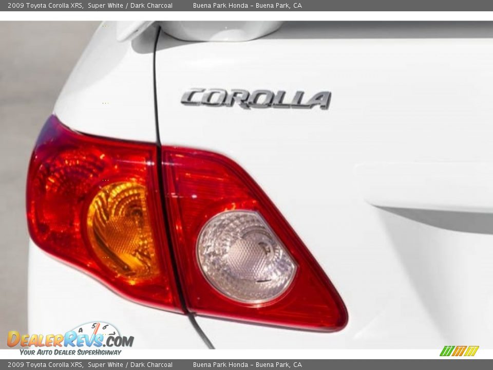 2009 Toyota Corolla XRS Super White / Dark Charcoal Photo #11