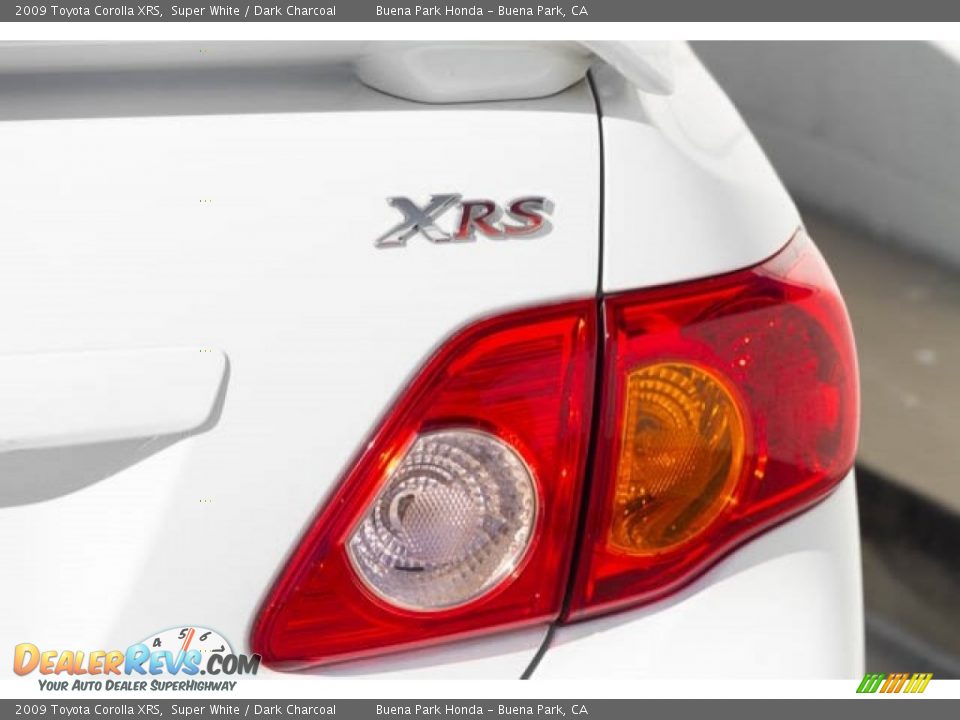 2009 Toyota Corolla XRS Super White / Dark Charcoal Photo #12