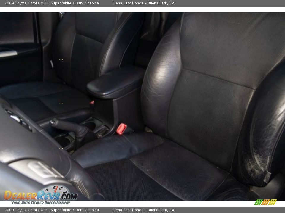 2009 Toyota Corolla XRS Super White / Dark Charcoal Photo #17
