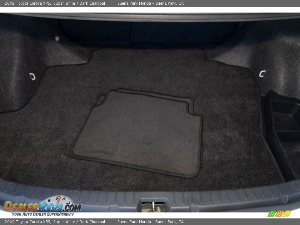 2009 Toyota Corolla XRS Super White / Dark Charcoal Photo #20