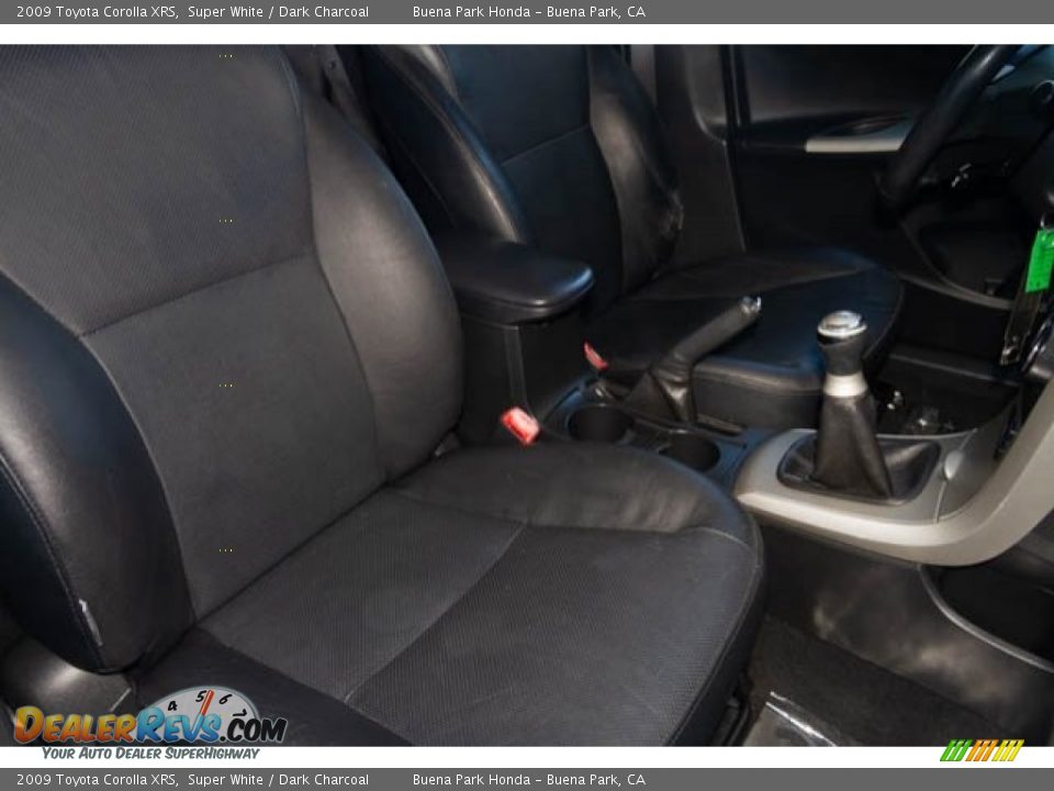 2009 Toyota Corolla XRS Super White / Dark Charcoal Photo #24