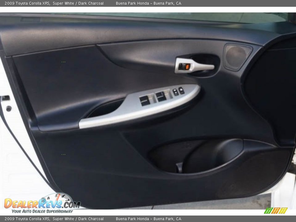 2009 Toyota Corolla XRS Super White / Dark Charcoal Photo #26