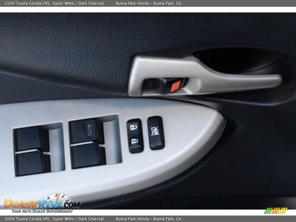 2009 Toyota Corolla XRS Super White / Dark Charcoal Photo #27