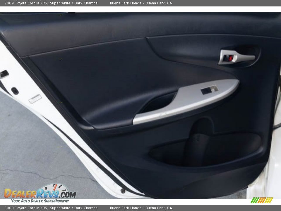 2009 Toyota Corolla XRS Super White / Dark Charcoal Photo #28