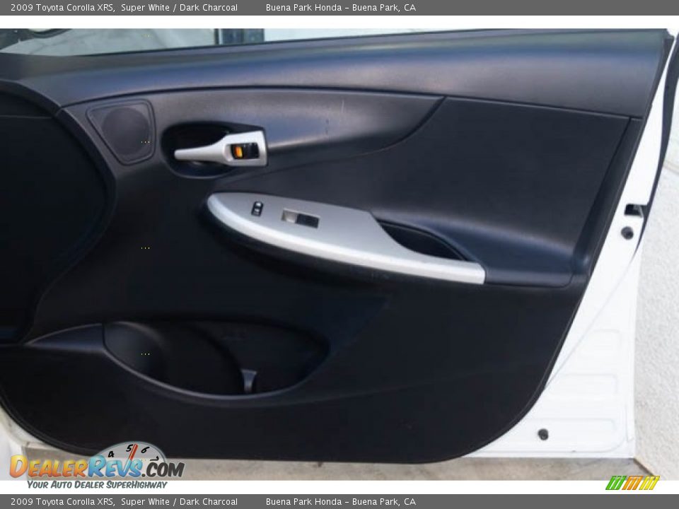 2009 Toyota Corolla XRS Super White / Dark Charcoal Photo #30