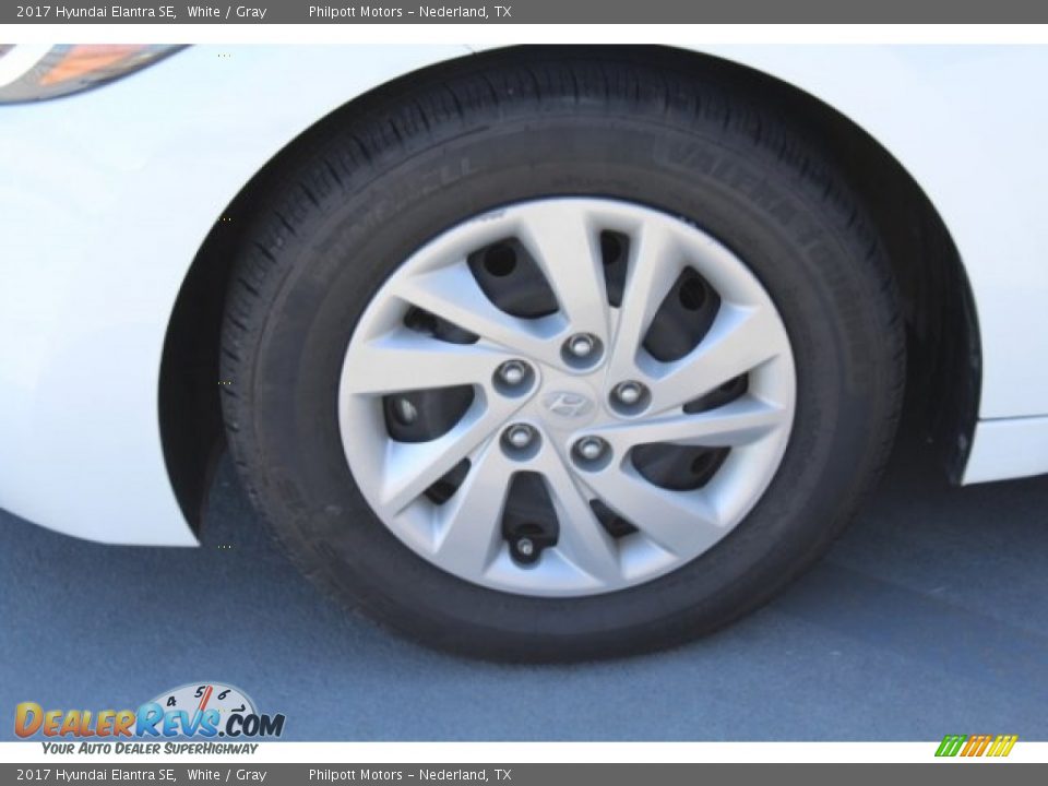 2017 Hyundai Elantra SE White / Gray Photo #5