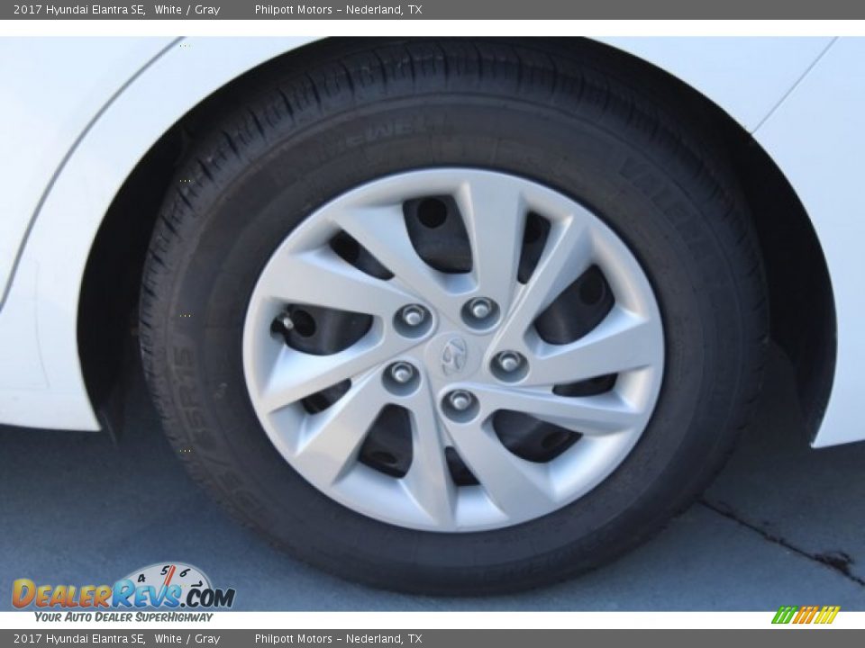 2017 Hyundai Elantra SE White / Gray Photo #6