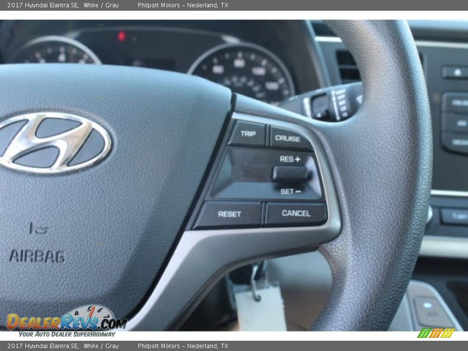 2017 Hyundai Elantra SE White / Gray Photo #15