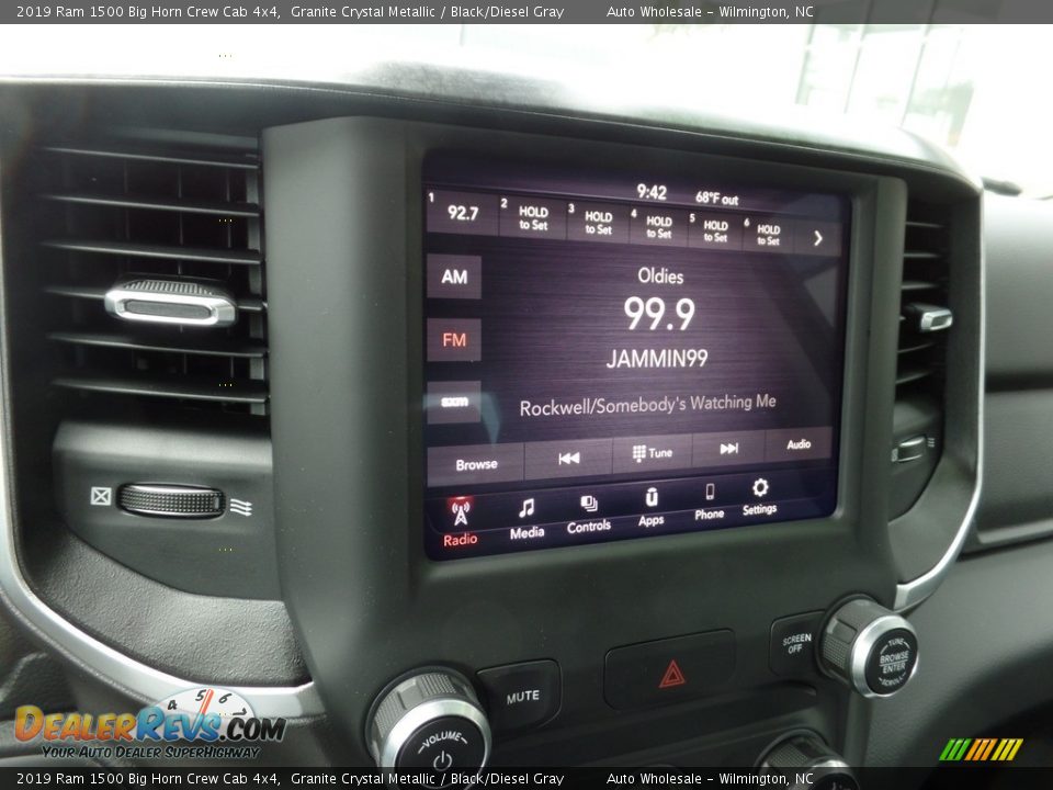 2019 Ram 1500 Big Horn Crew Cab 4x4 Granite Crystal Metallic / Black/Diesel Gray Photo #17