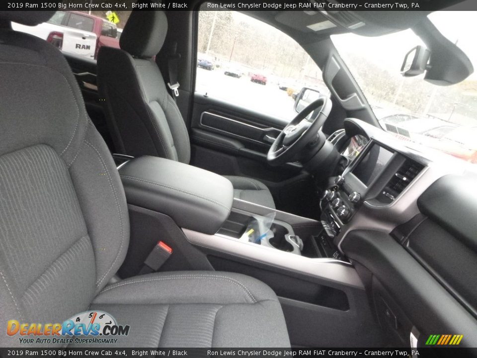 2019 Ram 1500 Big Horn Crew Cab 4x4 Bright White / Black Photo #10