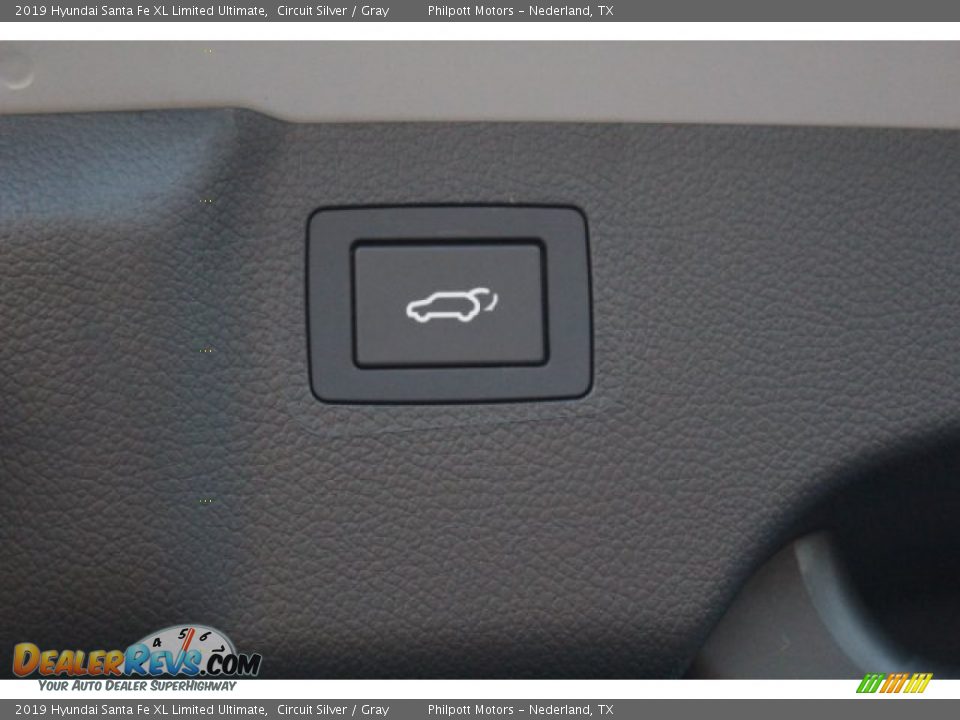 2019 Hyundai Santa Fe XL Limited Ultimate Circuit Silver / Gray Photo #26