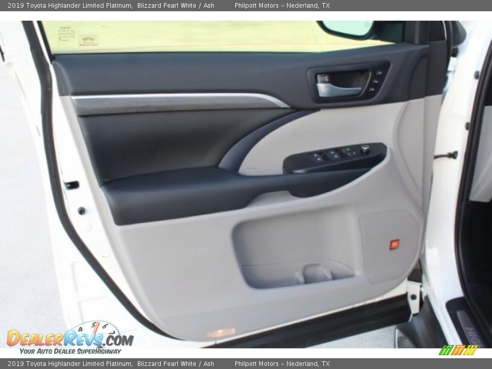 2019 Toyota Highlander Limited Platinum Blizzard Pearl White / Ash Photo #9