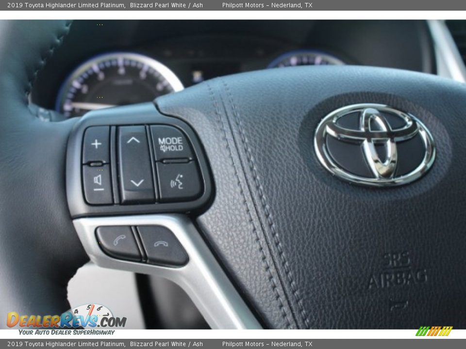 2019 Toyota Highlander Limited Platinum Blizzard Pearl White / Ash Photo #15