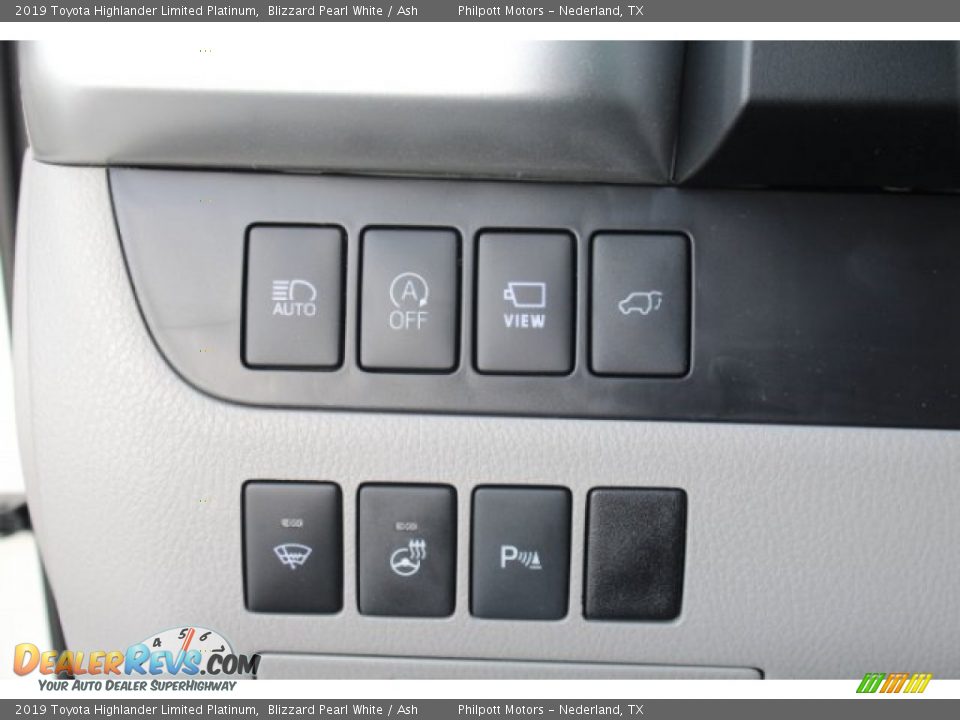 2019 Toyota Highlander Limited Platinum Blizzard Pearl White / Ash Photo #17