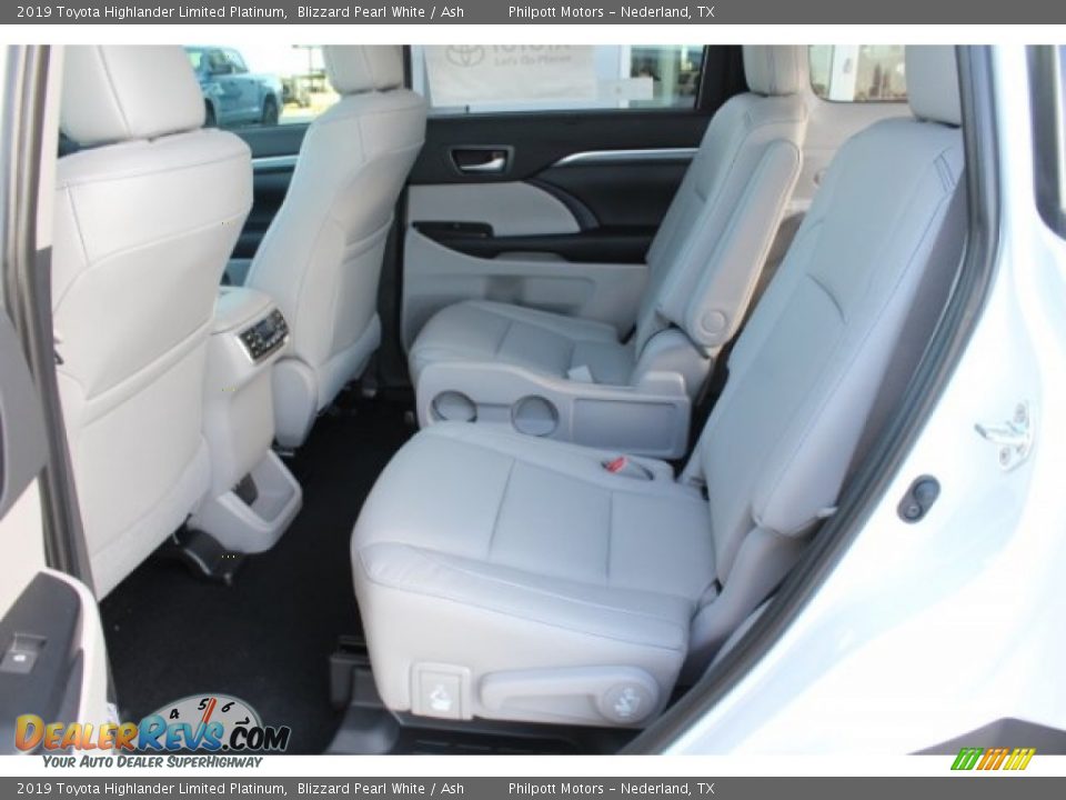 2019 Toyota Highlander Limited Platinum Blizzard Pearl White / Ash Photo #20