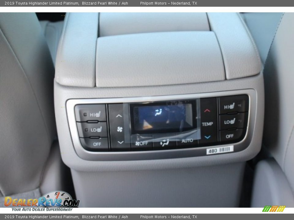 2019 Toyota Highlander Limited Platinum Blizzard Pearl White / Ash Photo #21