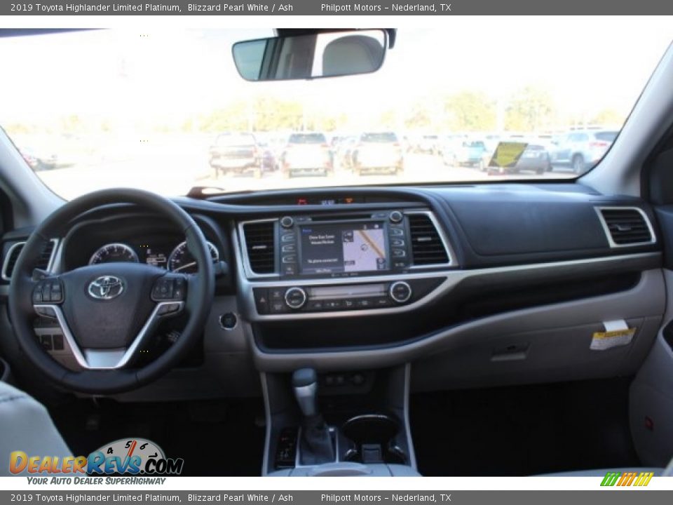 2019 Toyota Highlander Limited Platinum Blizzard Pearl White / Ash Photo #22