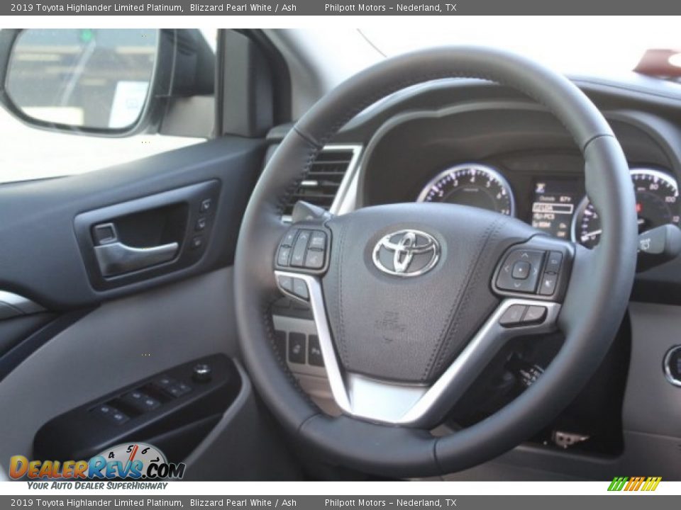 2019 Toyota Highlander Limited Platinum Blizzard Pearl White / Ash Photo #23