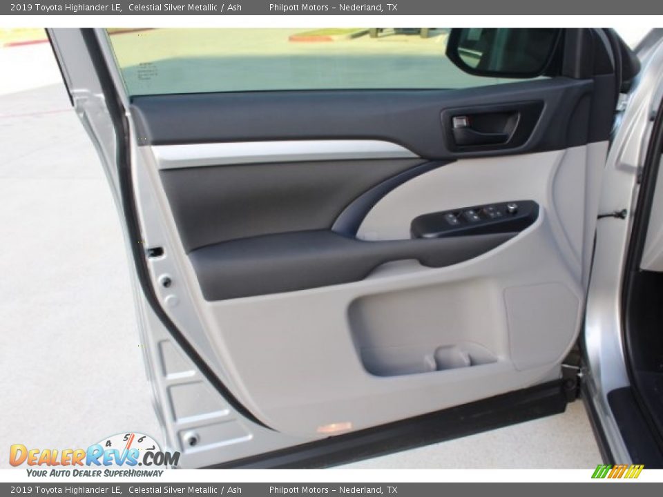 2019 Toyota Highlander LE Celestial Silver Metallic / Ash Photo #10