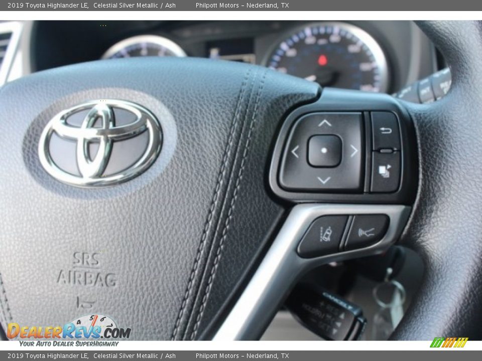 2019 Toyota Highlander LE Celestial Silver Metallic / Ash Photo #17