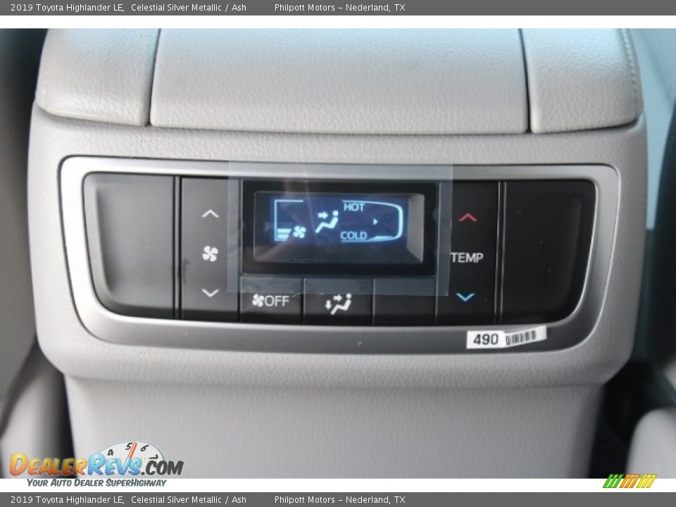 2019 Toyota Highlander LE Celestial Silver Metallic / Ash Photo #20
