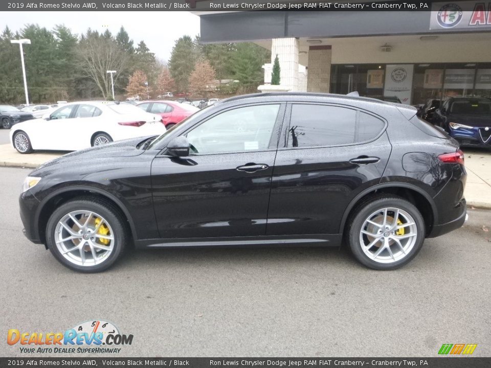2019 Alfa Romeo Stelvio AWD Volcano Black Metallic / Black Photo #4