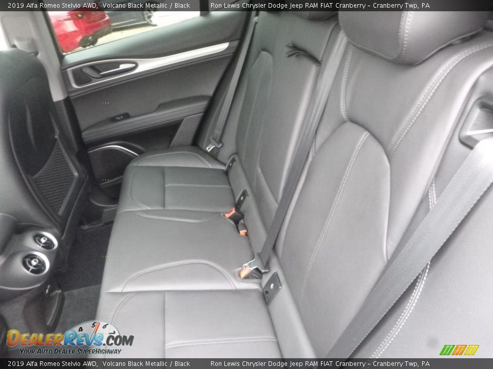 2019 Alfa Romeo Stelvio AWD Volcano Black Metallic / Black Photo #18