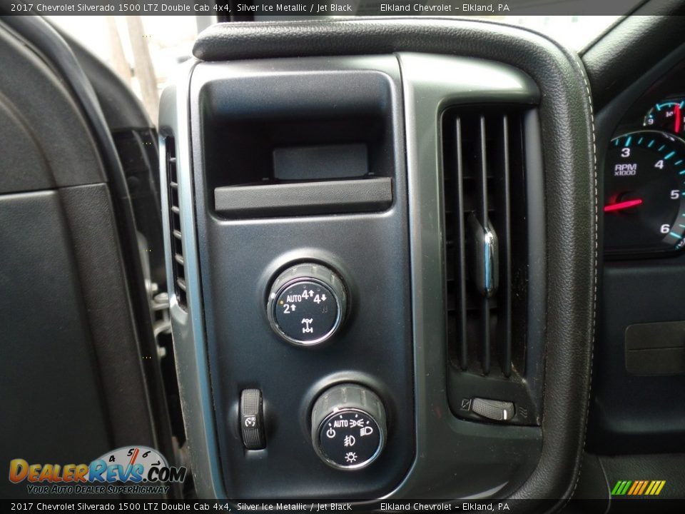 2017 Chevrolet Silverado 1500 LTZ Double Cab 4x4 Silver Ice Metallic / Jet Black Photo #24