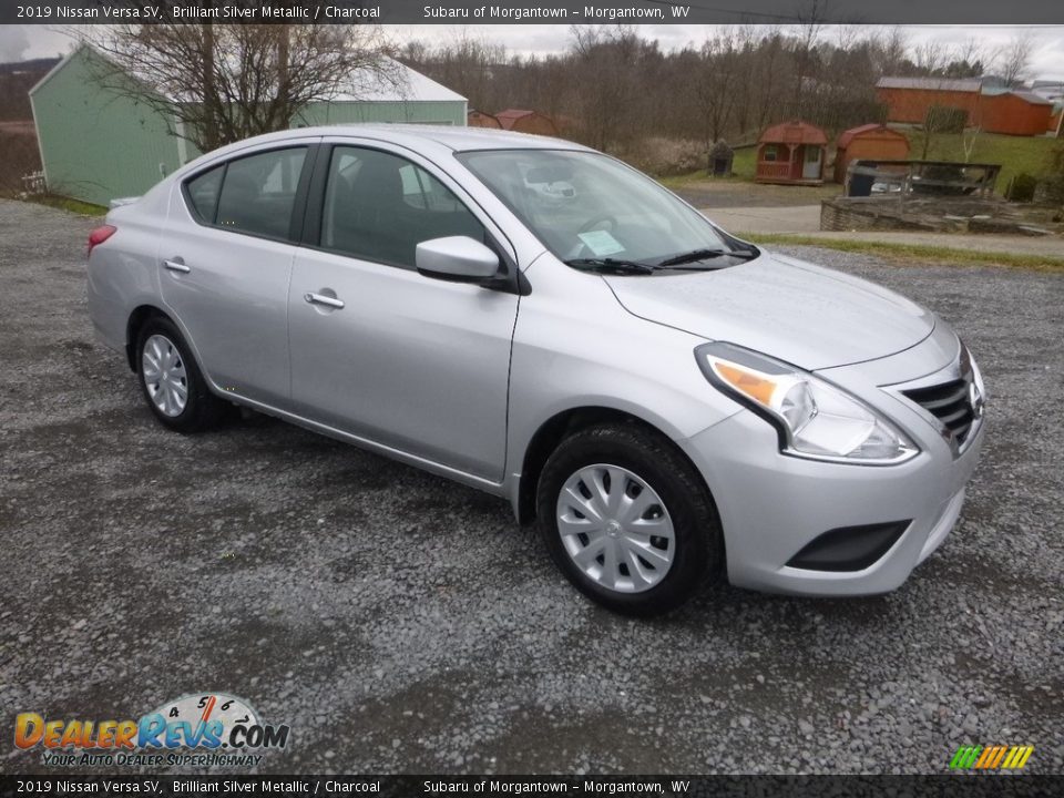 Front 3/4 View of 2019 Nissan Versa SV Photo #1