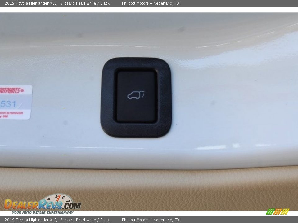 2019 Toyota Highlander XLE Blizzard Pearl White / Black Photo #24