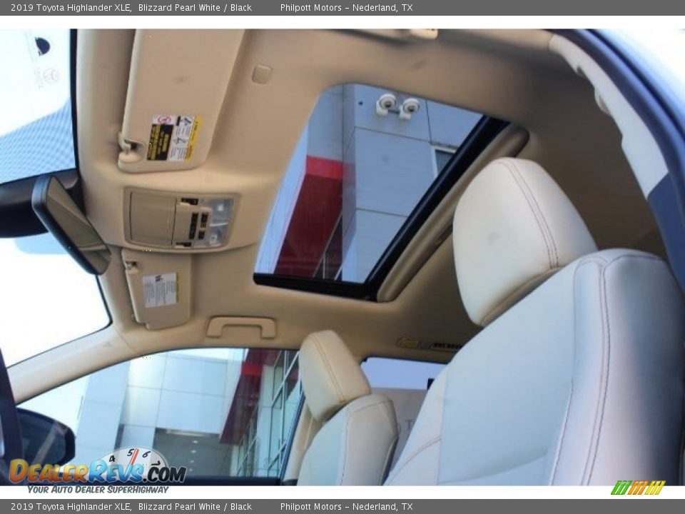 2019 Toyota Highlander XLE Blizzard Pearl White / Black Photo #26