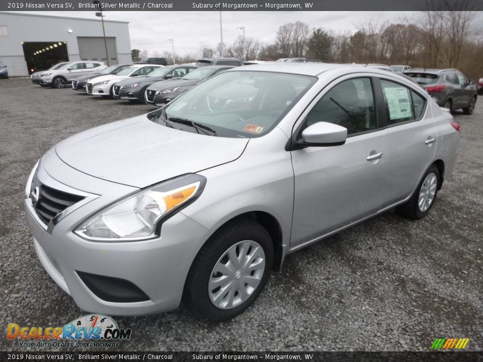 Front 3/4 View of 2019 Nissan Versa SV Photo #8
