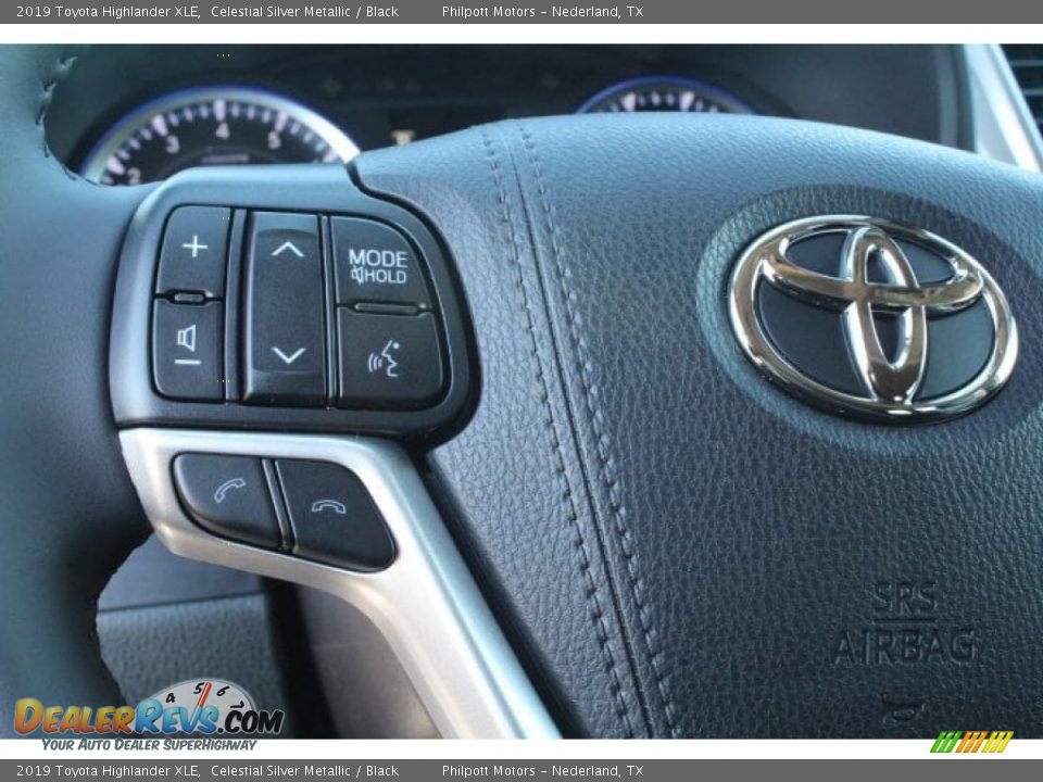 2019 Toyota Highlander XLE Steering Wheel Photo #16