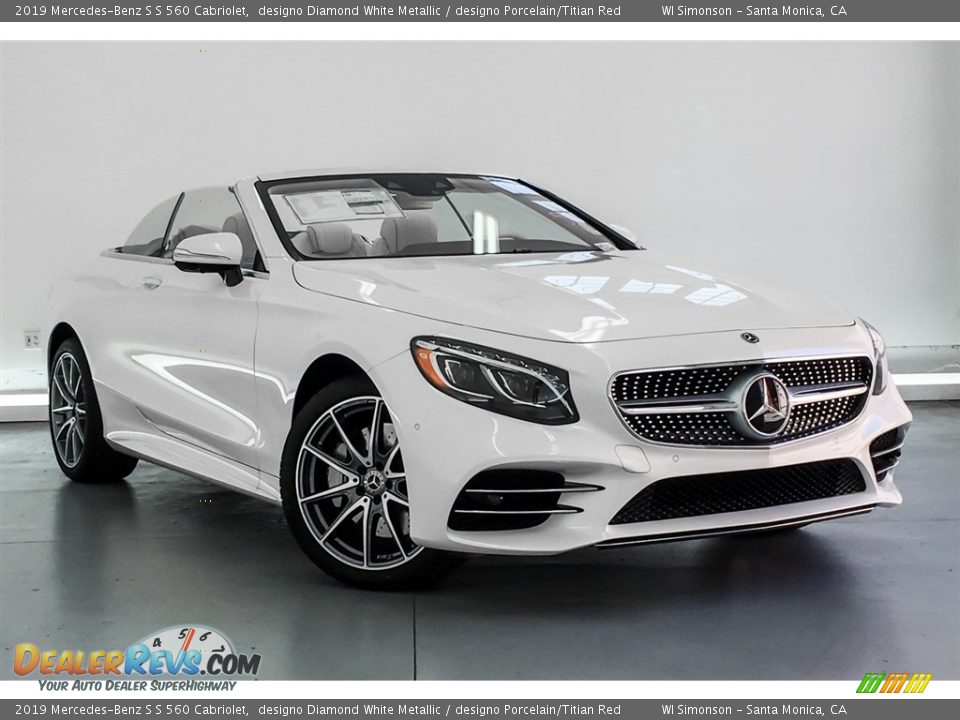 Front 3/4 View of 2019 Mercedes-Benz S S 560 Cabriolet Photo #14