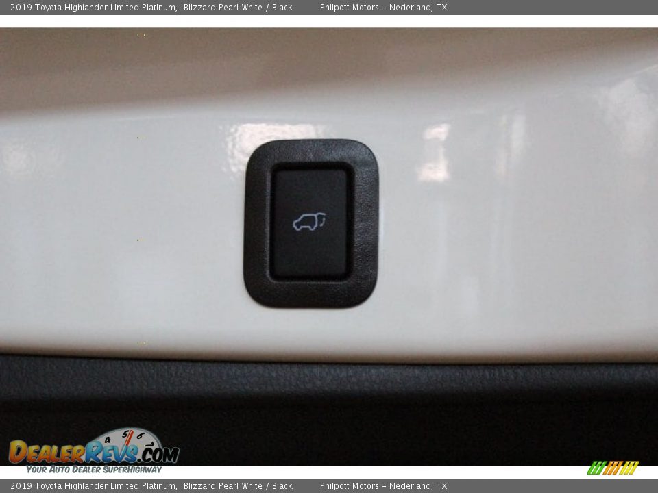 2019 Toyota Highlander Limited Platinum Blizzard Pearl White / Black Photo #26