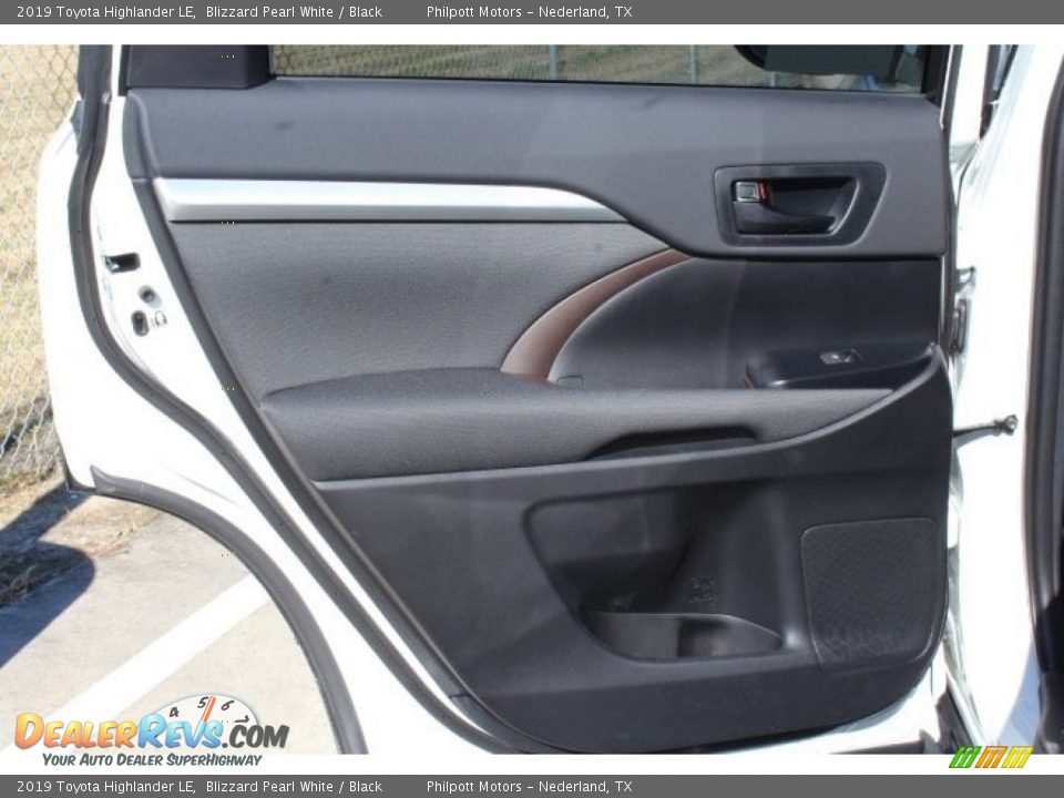 2019 Toyota Highlander LE Blizzard Pearl White / Black Photo #16