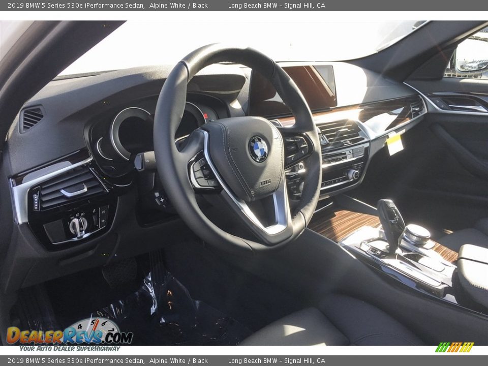2019 BMW 5 Series 530e iPerformance Sedan Alpine White / Black Photo #4